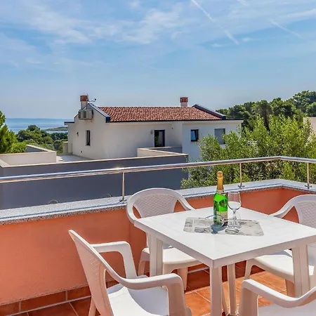 Gorgeous In With Kitchen Holiday home *