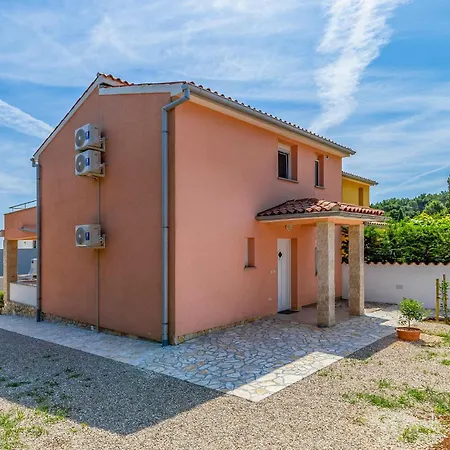 Gorgeous In With Kitchen Holiday home *